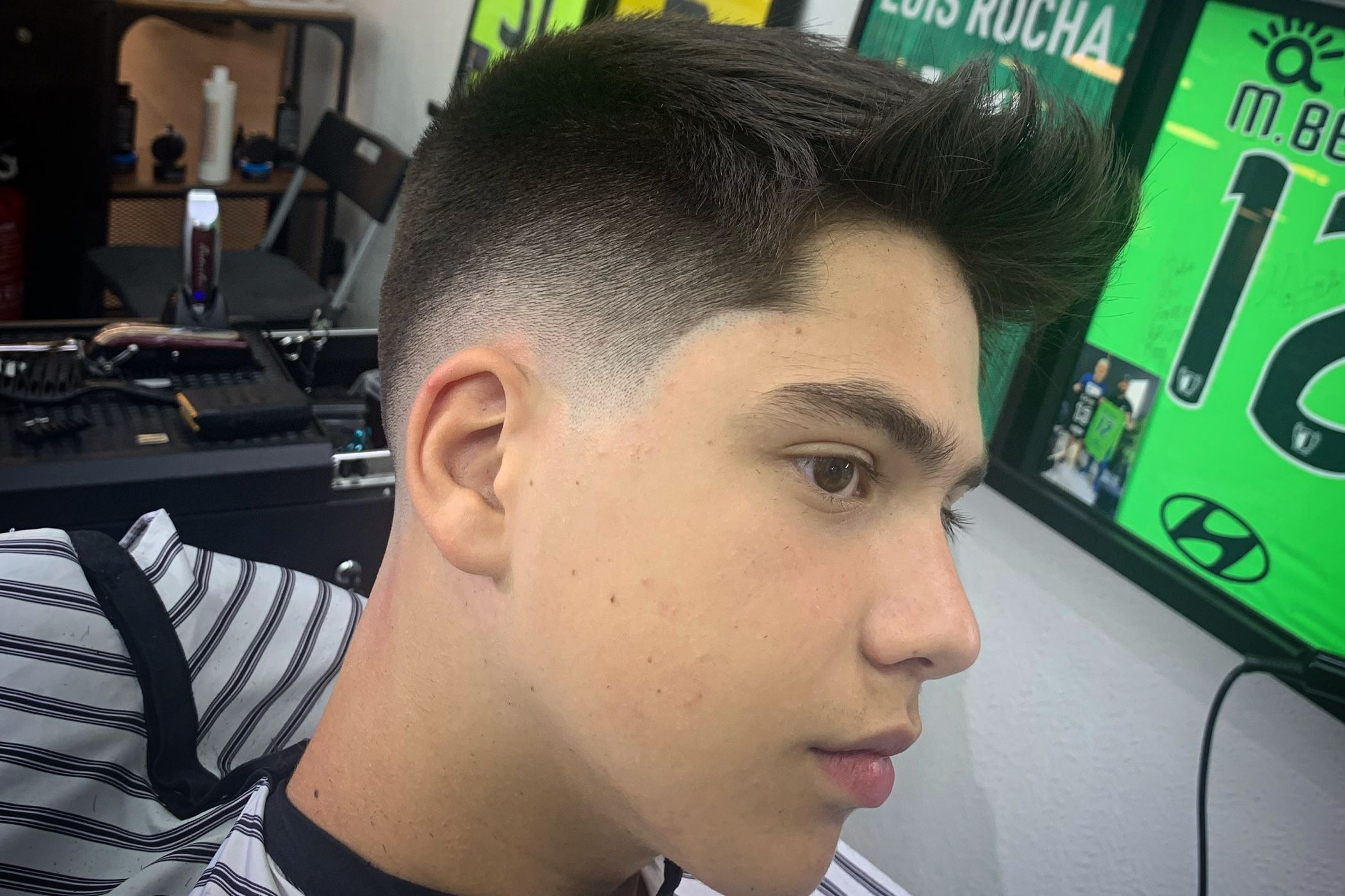 Corte masculino com degradê limpo